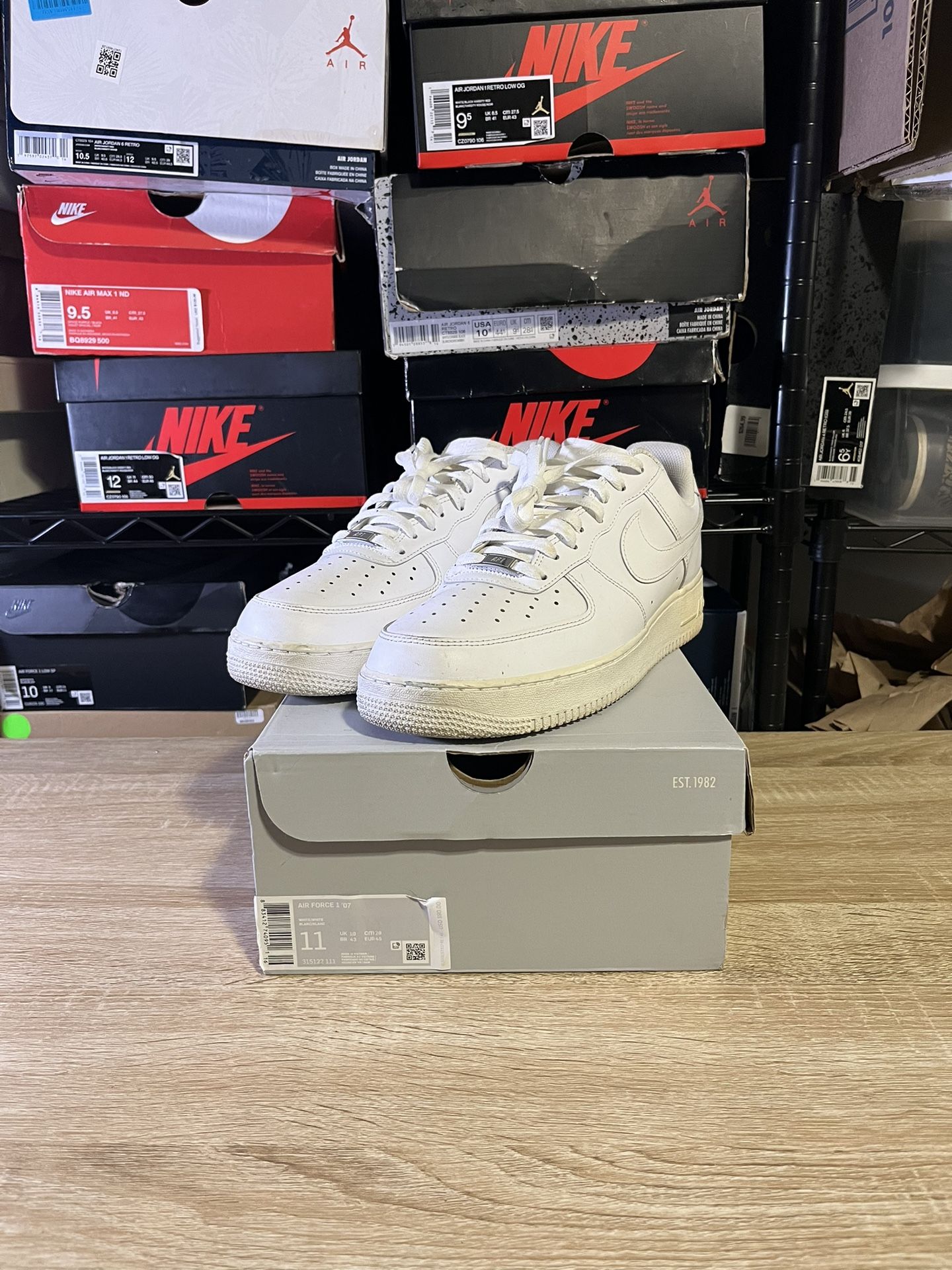 MENS NIKE AIR FORCE 1 SIZE 11 • LIKE NEW