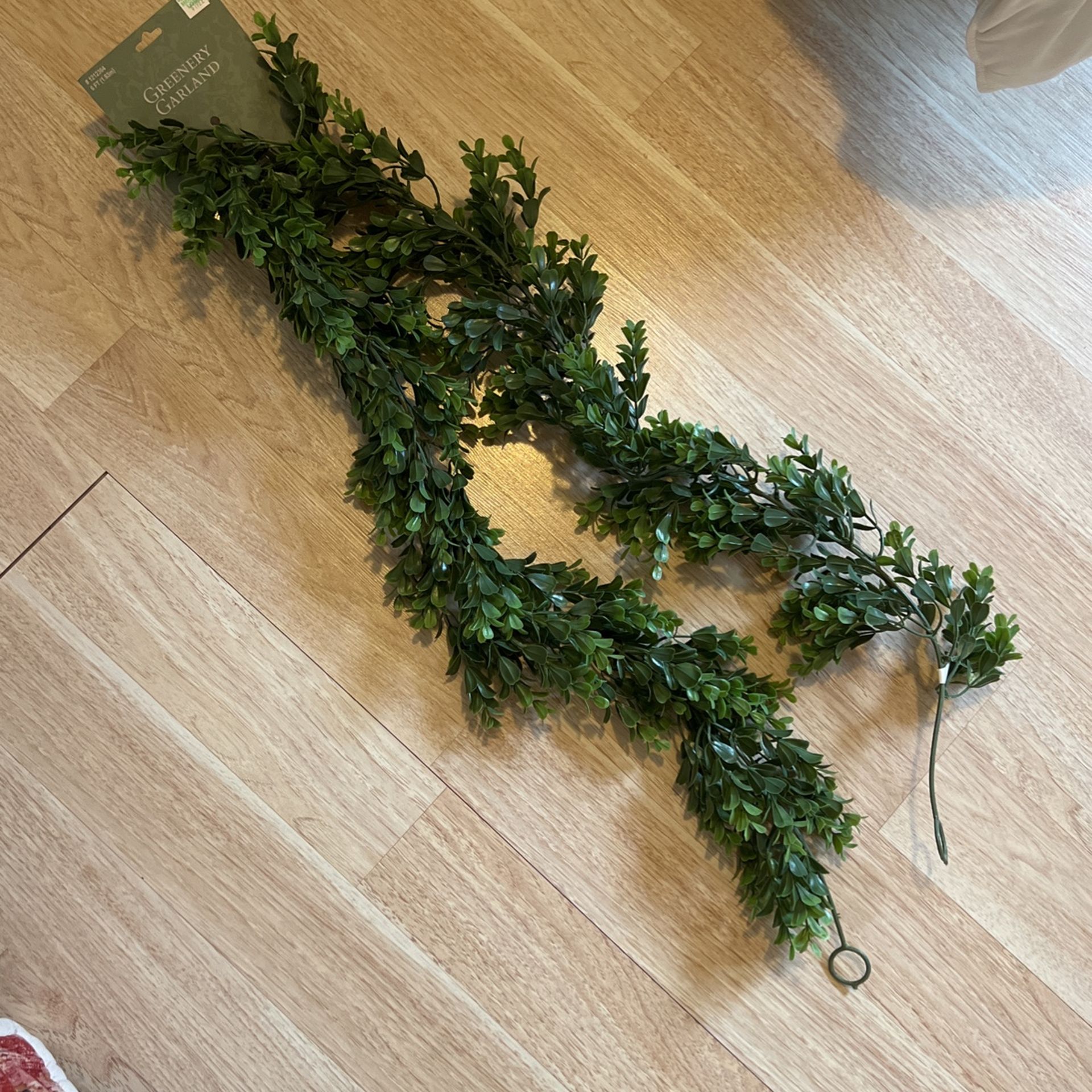Boxwood Garland