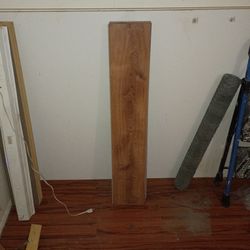 WOOD VINYL FLOOR!!!! 7 PLANKS!!!