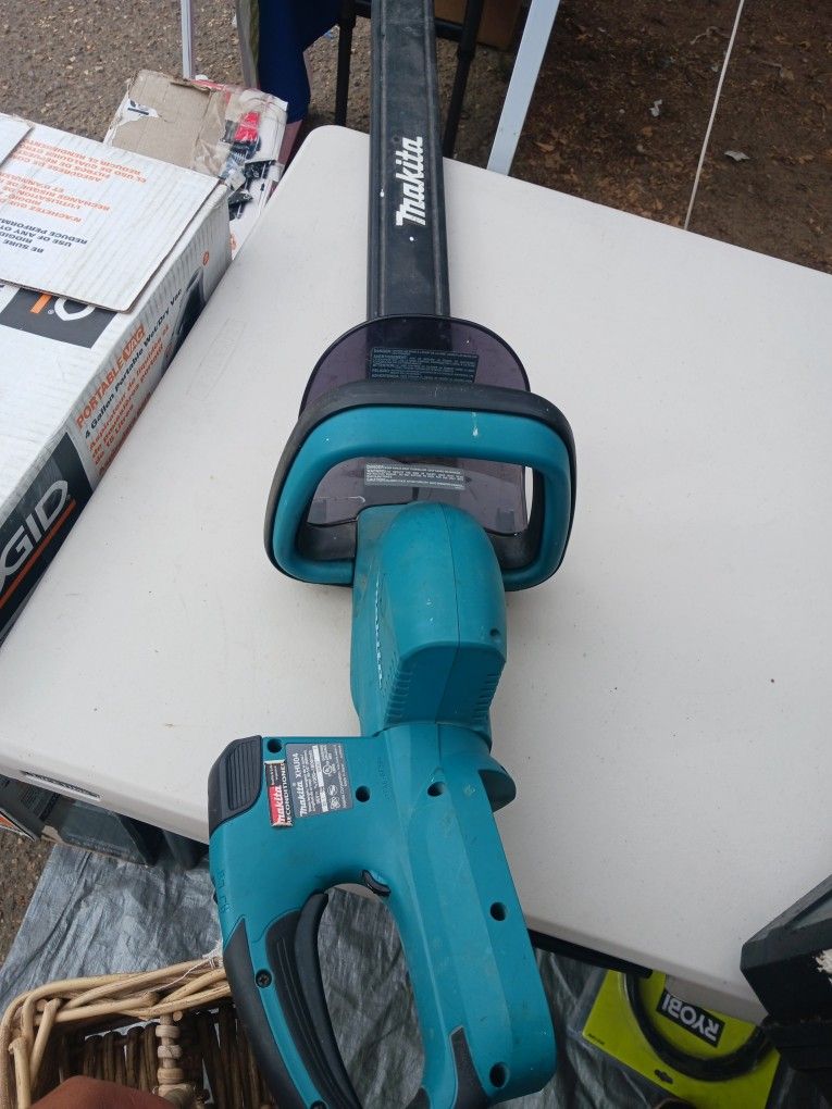 Trumiadora Makita