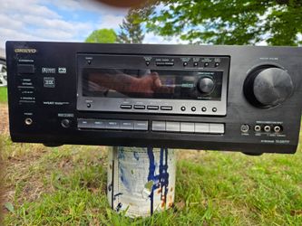 Onkyo model TX Ds777