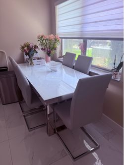 city furniture dining table with 6 chairs