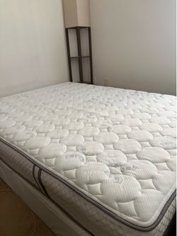 Free Queens size Bed for pick up in Koreatown! Parking is very easy