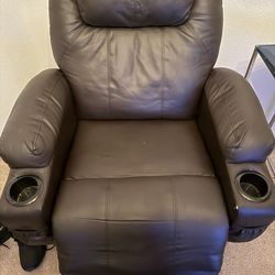 Electric power lift recliner for sale asking $100 dollar for each chair