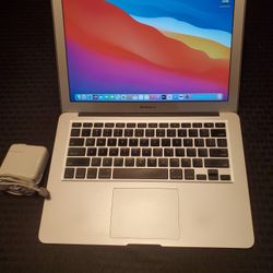 Apple MacBook Laptop