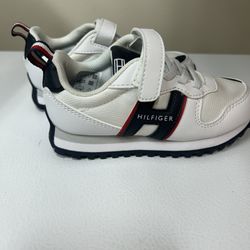 Boys Tommy Hilfinger Size 9 Shoes 