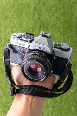 Minolta XG9 35mm film SLR camera
