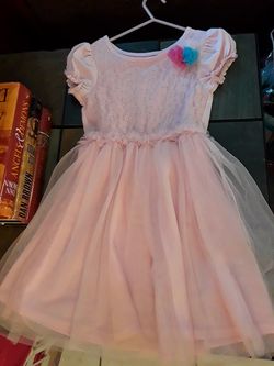 Girls size 6 Pink dress