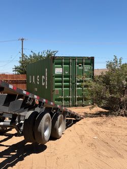 Storage shipping containers