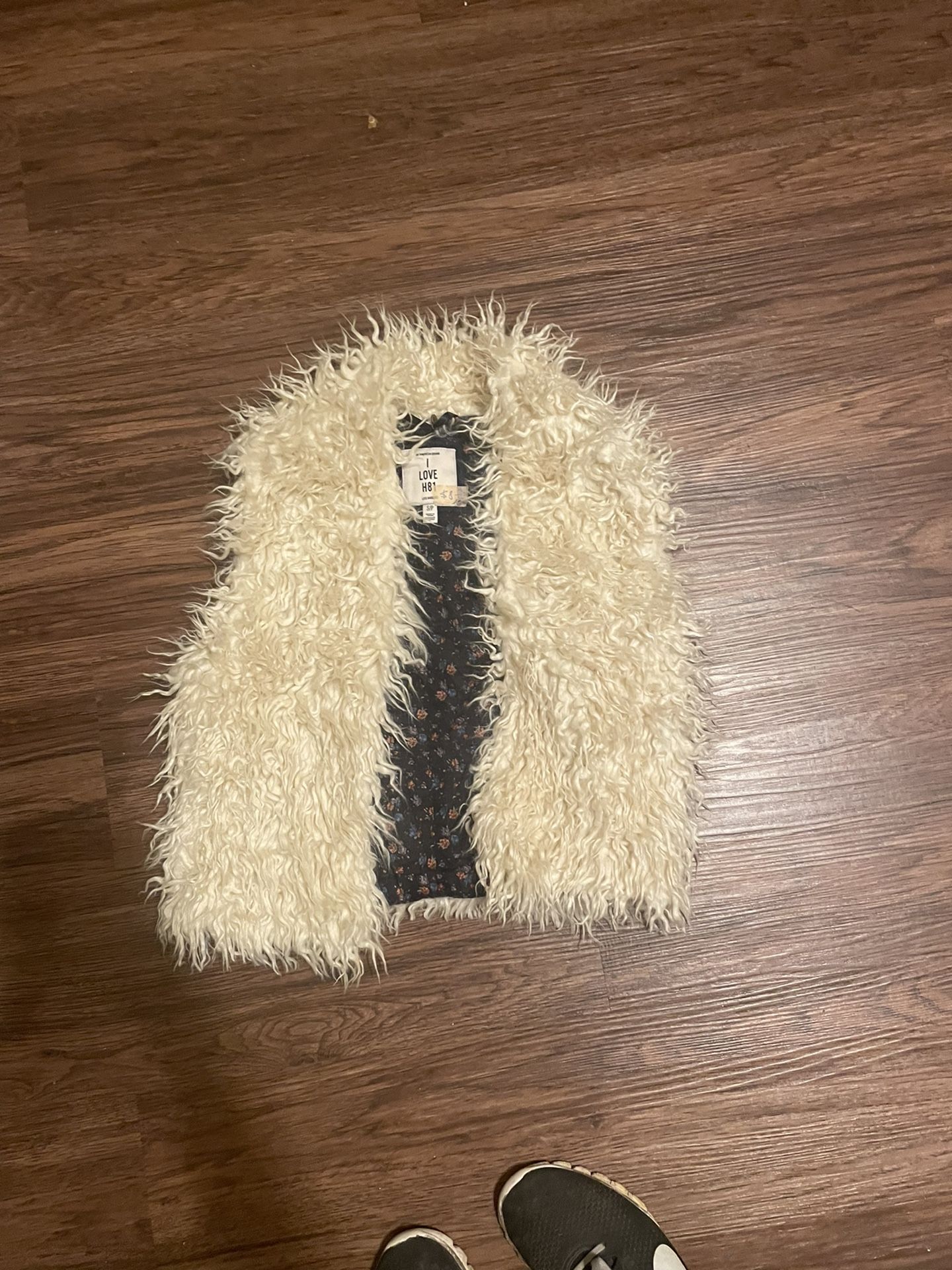 I Love H81 Forever 21 Fur Vest Size Small