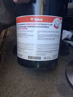 Bobcat Max Performance Warm Climate Hydraulic Fluid 5 Gal