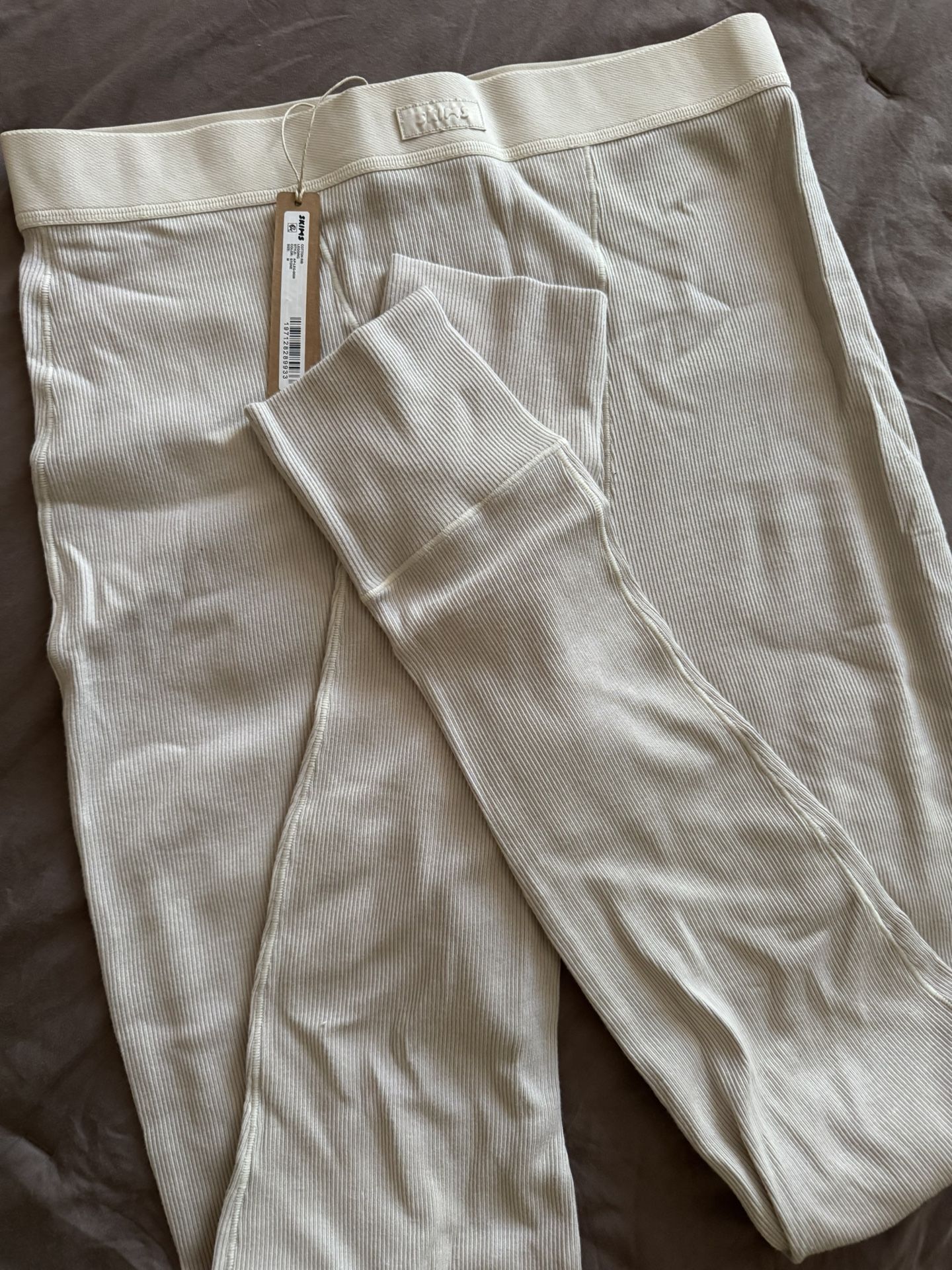 SKIMS Oatmeal Leggings