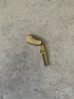 Cleveland wedge golf divot tool