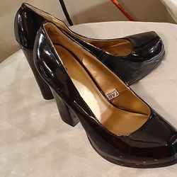 Mossimo Size 6 High Heels