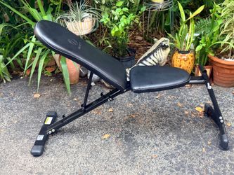 SMALL ADJUSTABLE NEW MARCY BENCH  (FOLDS UP)