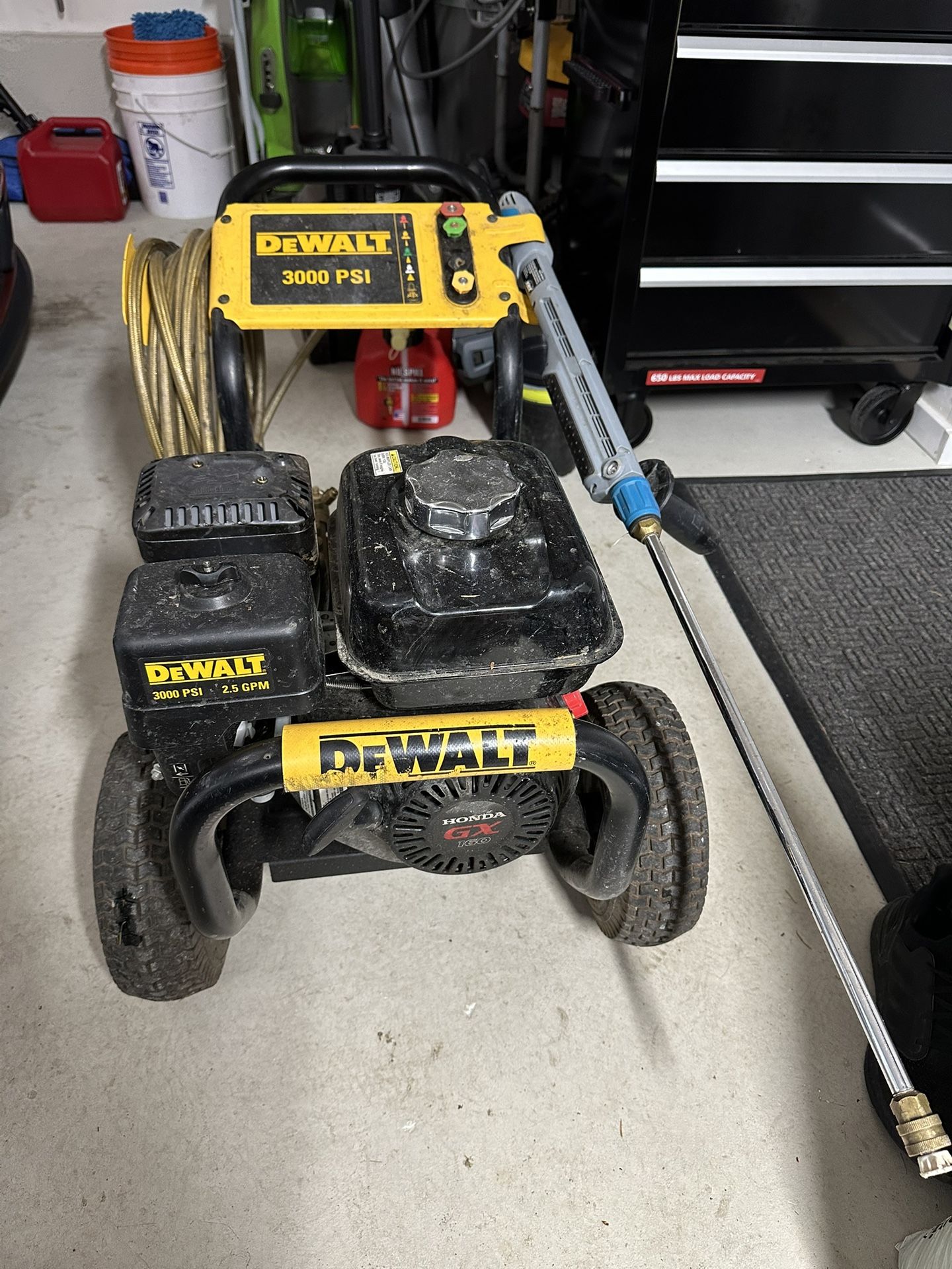 Dewalt 3000 PSI / 2.5GPM Honda Powered Pressure Washer