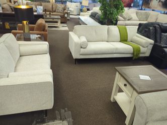 GREAT SOFA AND LOVESEAT SET NEW 