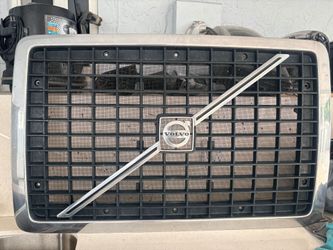 Volvo Truck Front Grille with Chrome Trim