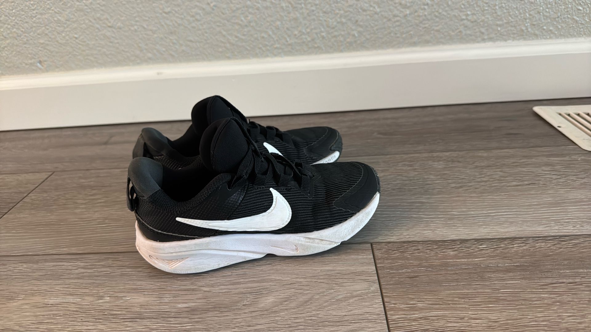 Kids Nike Sneakers Size 13c