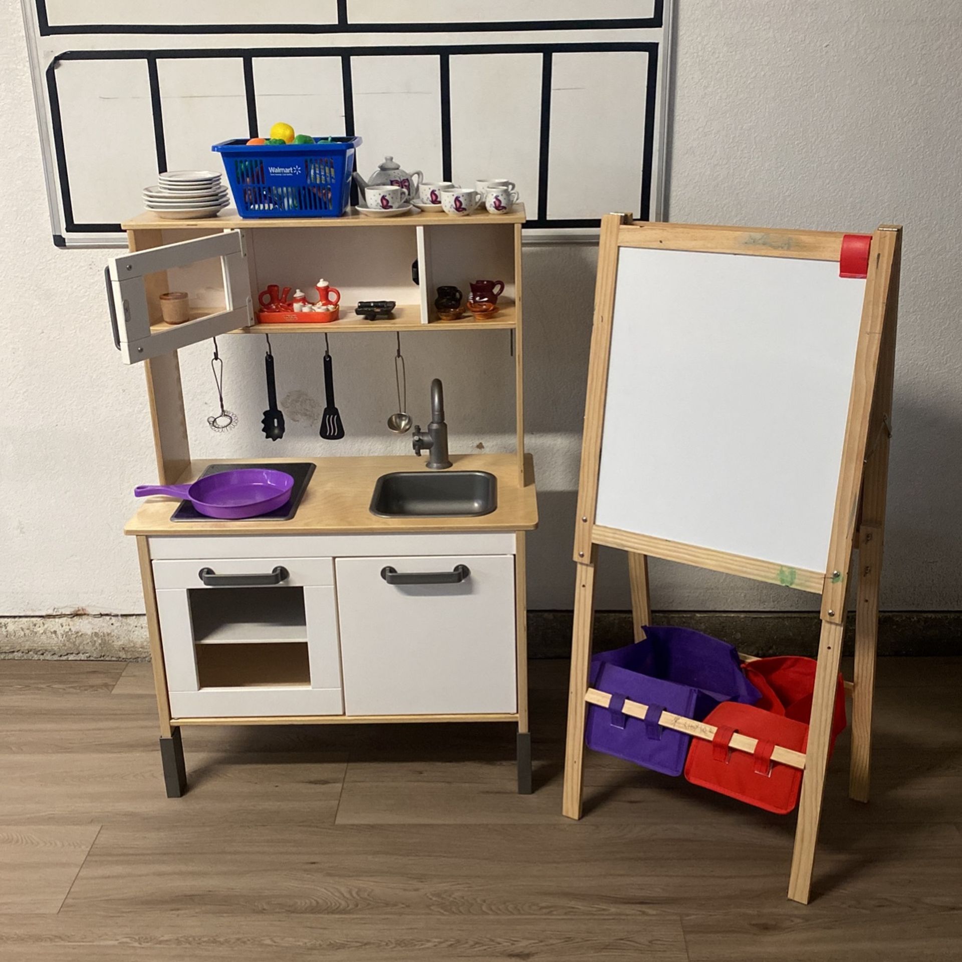 Children’s Kitchen And Easel 