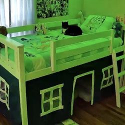 Twin size loft Bunk Bed 