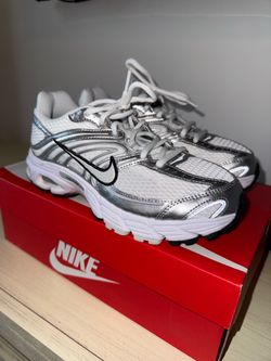 Women’s Nike Air Max Moto 2k