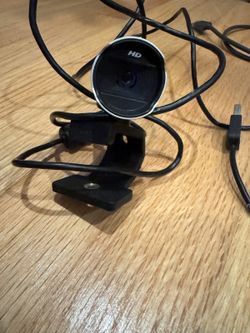 Microsoft LifeCam Studio 1080p HD Webcam Model 1425 USB + Zip Case