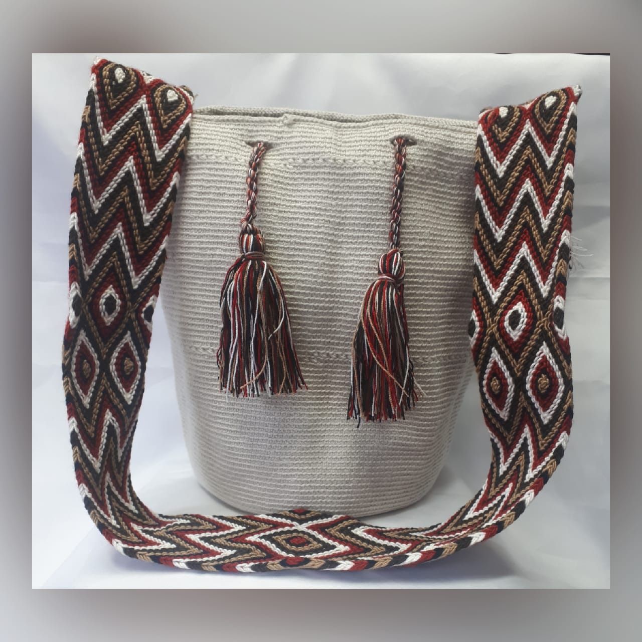 COLOMBIAN WAYU MOCHILA HANDMADE