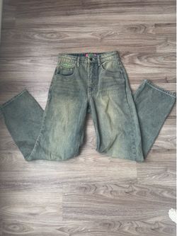 Trendy jeans