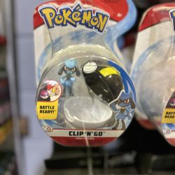 Pokemon Clip 'N' Go Riolu & Ultra Ball Figure Set