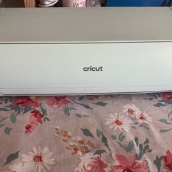 Mint Colored Cricut with Vinyl 