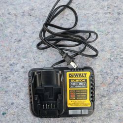 DeWalt DCB1104 12V/20V Lithium Ion Charger