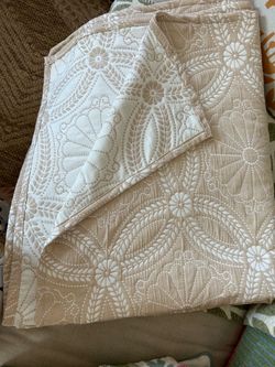 Beautiful queen size bedspread