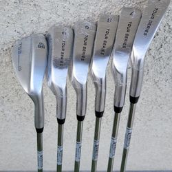Never Used Us Kids Tour  57" TS3 Iron Set