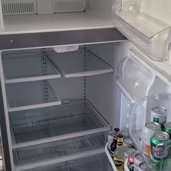 Frigidaire 20 Cubic Feet Fridge And Freezer