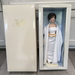 Franklin Mint Jackie Kennedy Heirloom Doll – White Satin Gown w/ COA + Box
