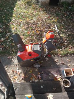 Husqvarna Snow Blower ST 121 E 