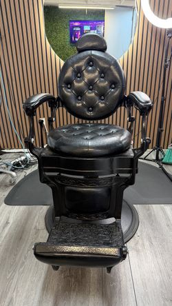Vintage style barber chair black