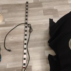 16 Outlet Tripp Light Power bar 40$