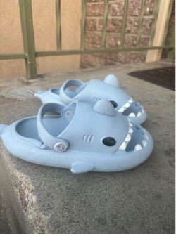 baby blue toddler EVA foam "Shark Slides" featuring an adjustable backstrap kids size 12