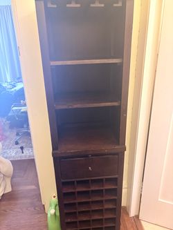 Wine storage cabinet