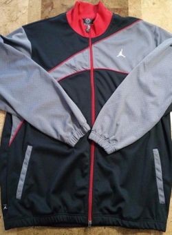 AIR JORDAN TRACK JACKET LARGE