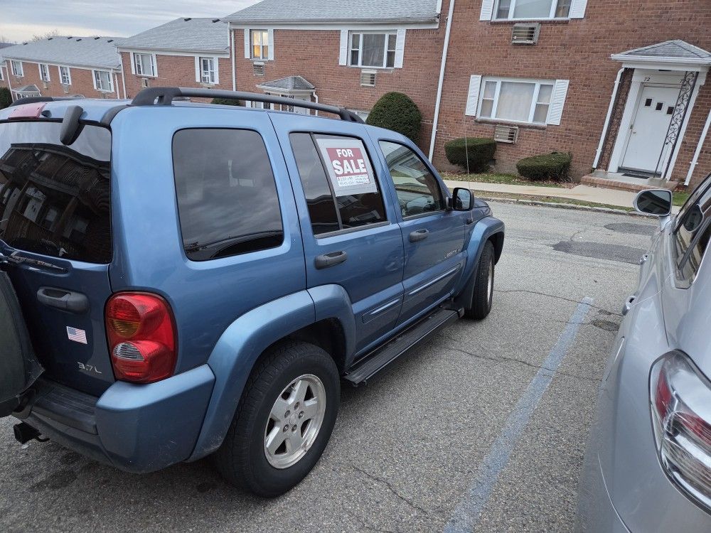 Jeep Liberty Limited Edition One Owner Just Turned To 100,000 Miles Last Week