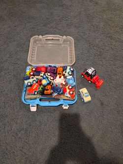 21 CARS AND PLAY MAT FOR LITTLE KIDS SEE DESCRIPTION