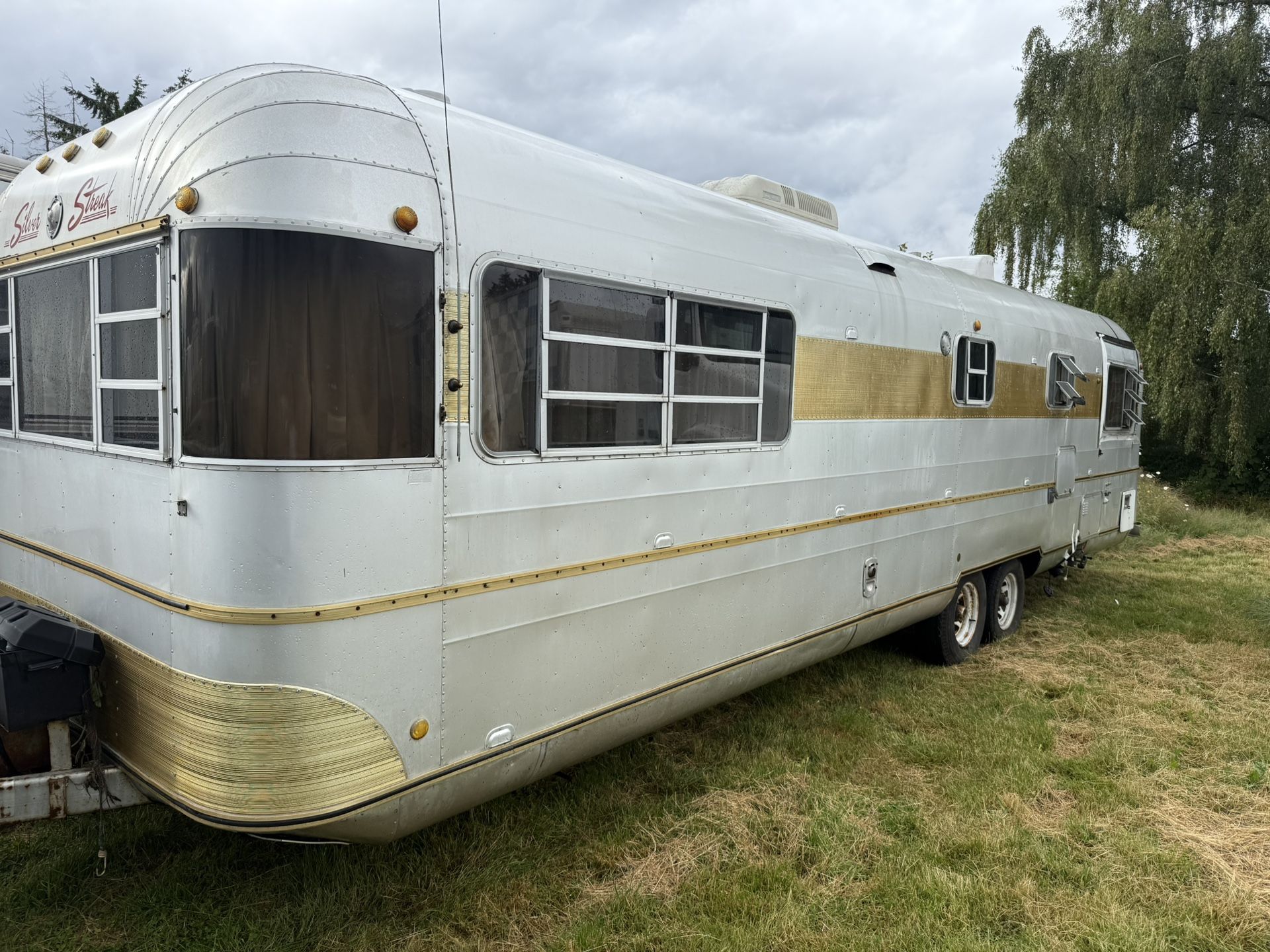 1978 32ft Silver Streak Vintage Travel Trailer 
