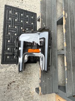 Headlights left and right