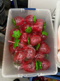Strawberry Shaped Plastic Cups with Straws