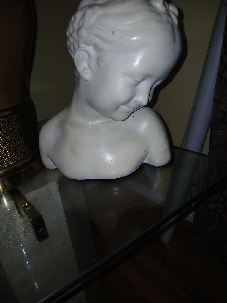 Ceramic bust table top.