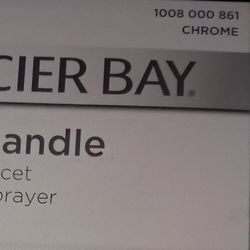 Glacier Bay 2 handle Faucet W/sprayer 