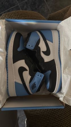 Air Jordan 1 retro high og gs size 5.5y